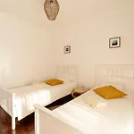Ericeira Paradise - Yoga Included Pensión *