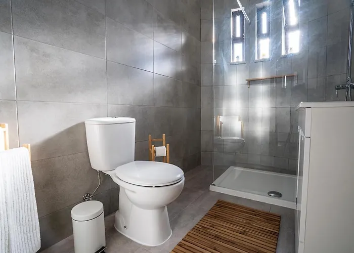 ゲストハウス Paradise House&suites エリセイラ