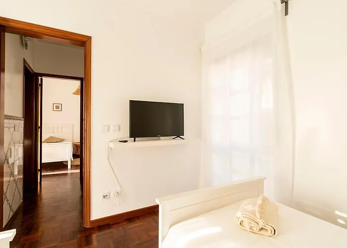 ゲストハウス Paradise House&suites