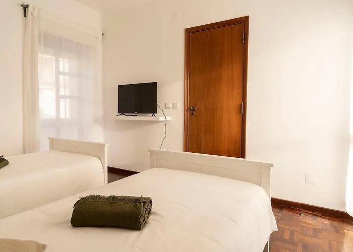 ゲストハウス Paradise House&suites エリセイラ